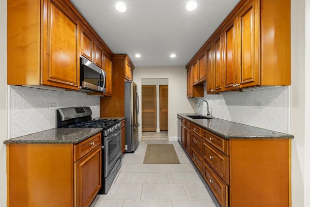 7101 Edgebrook Lane, Hanover Park, IL 60133