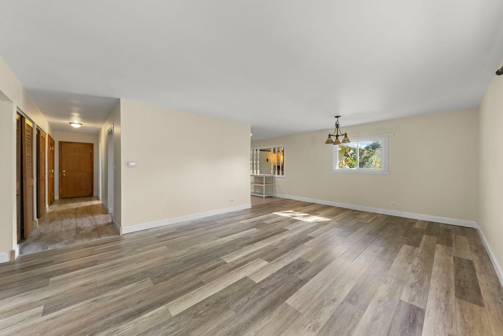 7101 Edgebrook Lane, Hanover Park, IL 60133 — photo 4