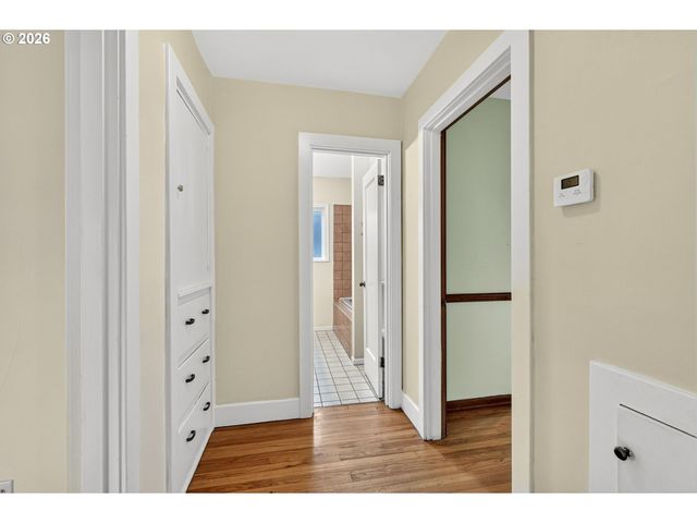 11811 Sw 34TH Ave, Portland, OR 97219