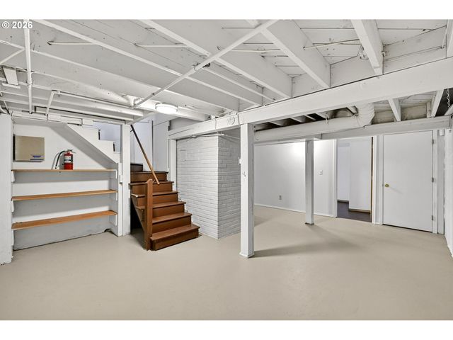 11811 Sw 34TH Ave, Portland, OR 97219