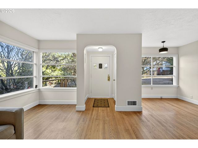 11811 Sw 34TH Ave, Portland, OR 97219