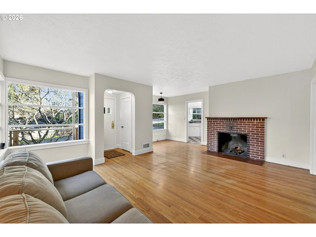 11811 Sw 34TH Ave, Portland, OR 97219