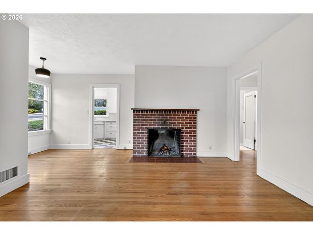 11811 Sw 34TH Ave, Portland, OR 97219