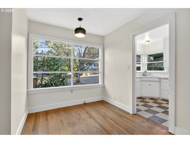 11811 Sw 34TH Ave, Portland, OR 97219