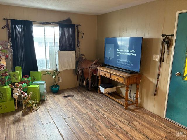 123 N 10th Street 103, Taft, CA 93268