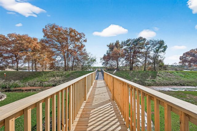 29927 County Road 25, Damon, TX 77430