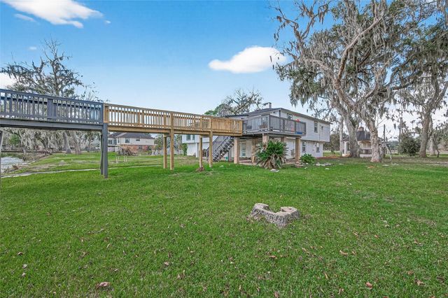 29927 County Road 25, Damon, TX 77430