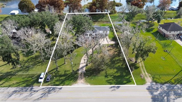 29927 County Road 25, Damon, TX 77430