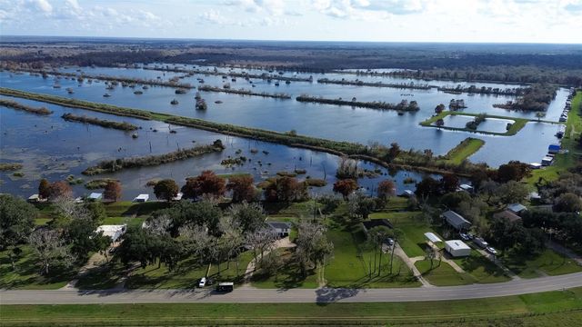 29927 County Road 25, Damon, TX 77430