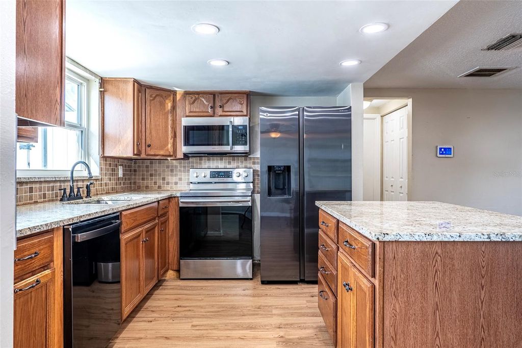 Image 11 of property listing at 9720 GRAY FOX LANE, Port Richey, FL 34668