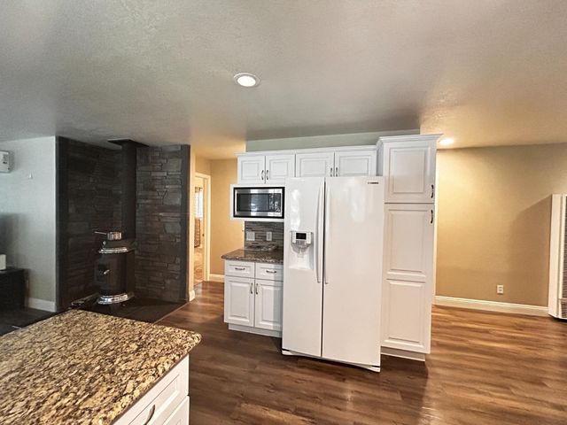 6135 Bucktail Ln, Pollock Pines, CA 95726