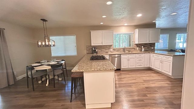 6135 Bucktail Ln, Pollock Pines, CA 95726