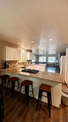 6135 Bucktail Ln, Pollock Pines, CA 95726