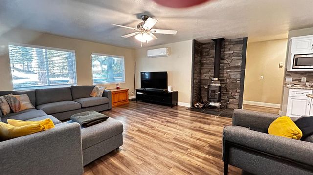 6135 Bucktail Ln, Pollock Pines, CA 95726