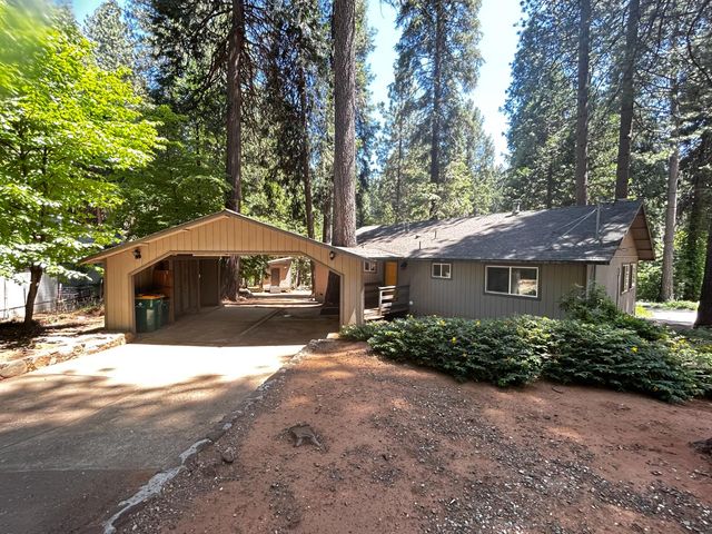 6135 Bucktail Ln, Pollock Pines, CA 95726