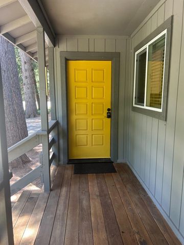 6135 Bucktail Ln, Pollock Pines, CA 95726