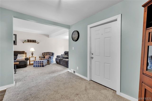 35 Tamarack Street, Buffalo, NY 14220