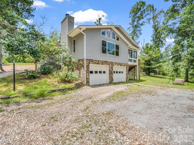 1943 Landrum Road, Columbus, NC 28722