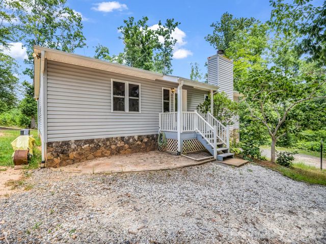 1943 Landrum Road, Columbus, NC 28722
