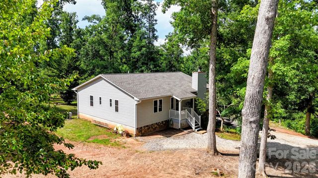 1943 Landrum Road, Columbus, NC 28722