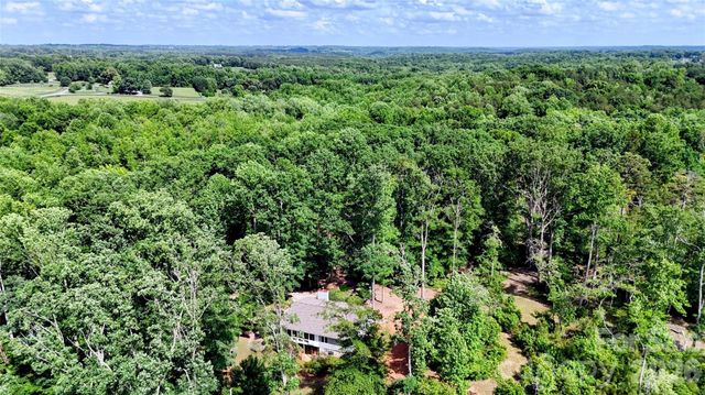 1943 Landrum Road, Columbus, NC 28722