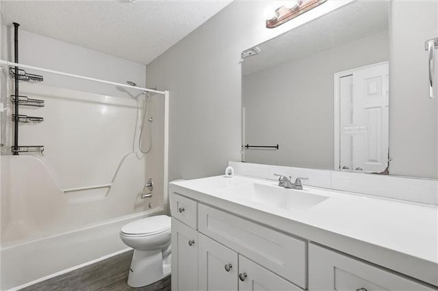 15 Brooks Court, Liberty, MO 64068