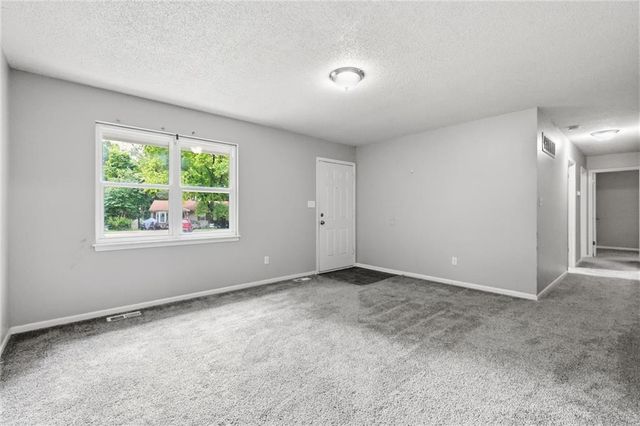 15 Brooks Court, Liberty, MO 64068