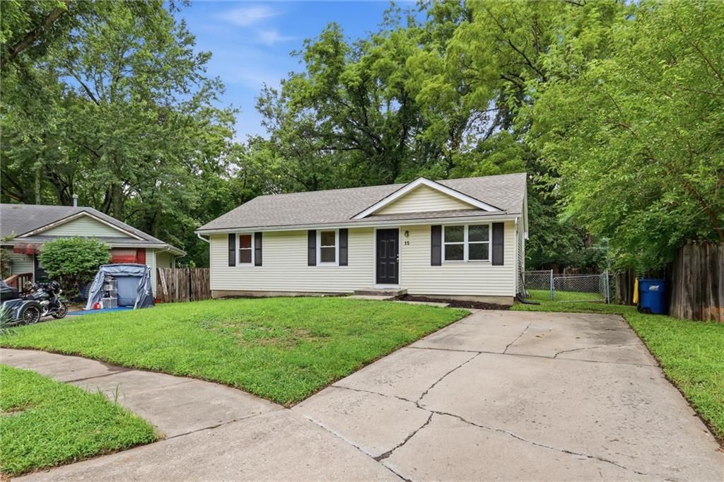 15 Brooks Court, Liberty, MO 64068
