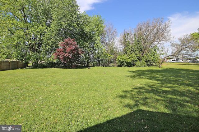 77 S ZINNS MILL RD, Quentin, PA 17083