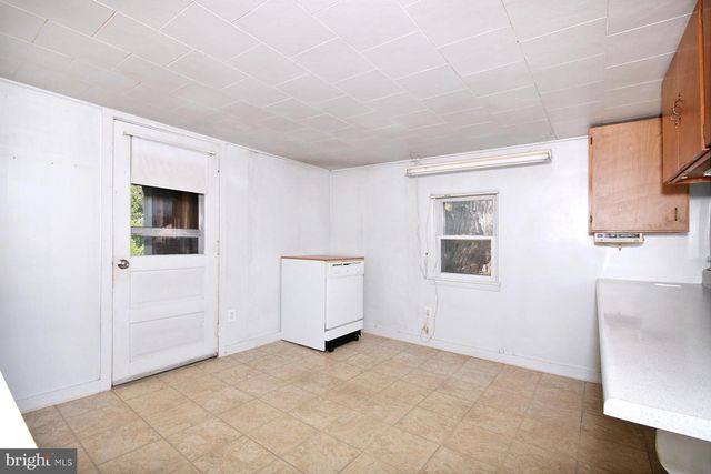 77 S ZINNS MILL RD, Quentin, PA 17083