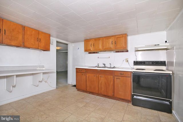 77 S ZINNS MILL RD, Quentin, PA 17083