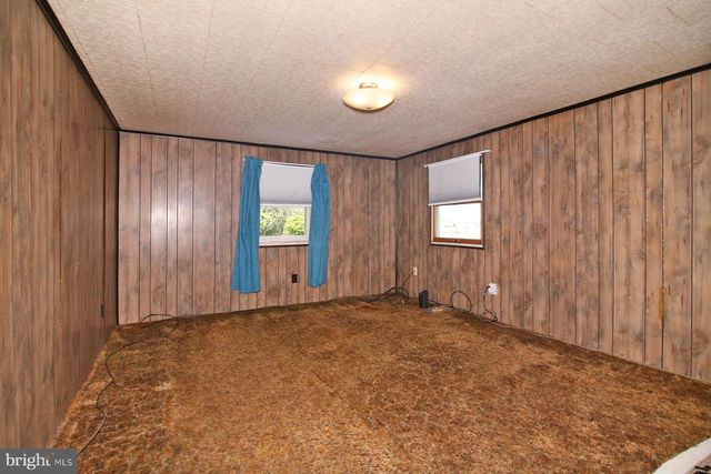77 S ZINNS MILL RD, Quentin, PA 17083