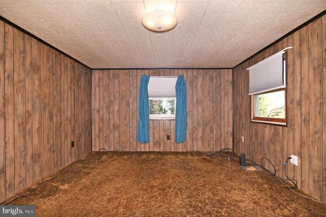 77 S ZINNS MILL RD, Quentin, PA 17083