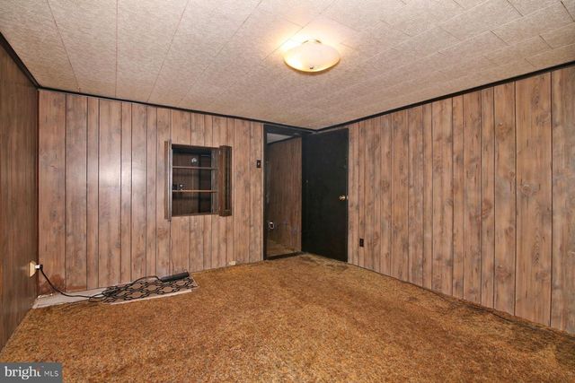 77 S ZINNS MILL RD, Quentin, PA 17083