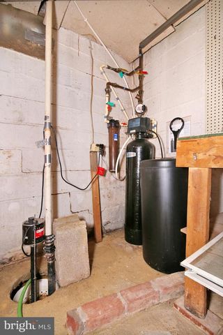 77 S ZINNS MILL RD, Quentin, PA 17083