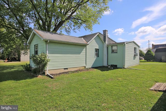 77 S ZINNS MILL RD, Quentin, PA 17083