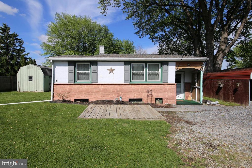 77 S ZINNS MILL RD, Quentin, PA 17083