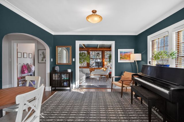 6012 N Waterbury Road, Des Moines, IA 50312