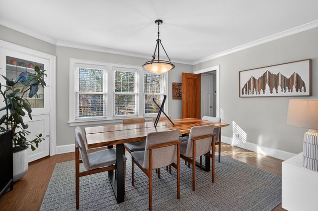 6012 N Waterbury Road, Des Moines, IA 50312