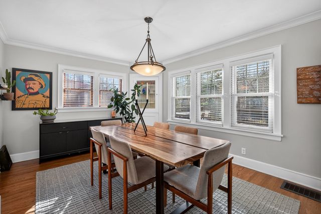 6012 N Waterbury Road, Des Moines, IA 50312