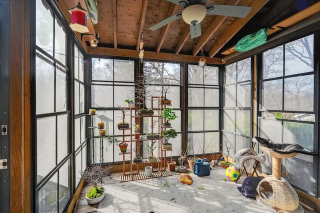 6012 N Waterbury Road, Des Moines, IA 50312