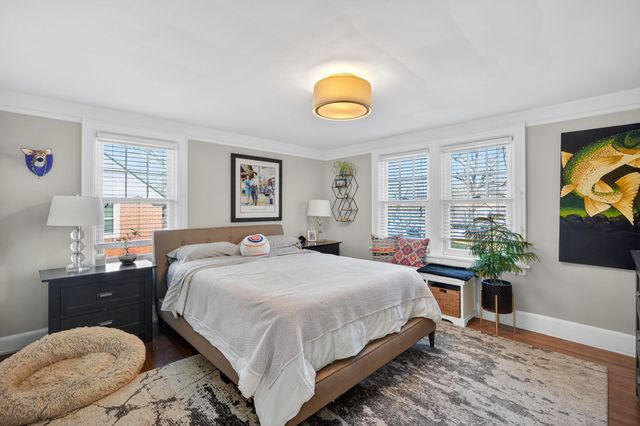 6012 N Waterbury Road, Des Moines, IA 50312