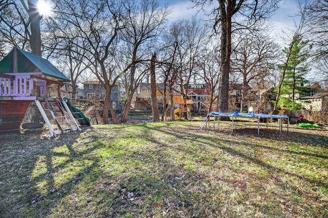 6012 N Waterbury Road, Des Moines, IA 50312