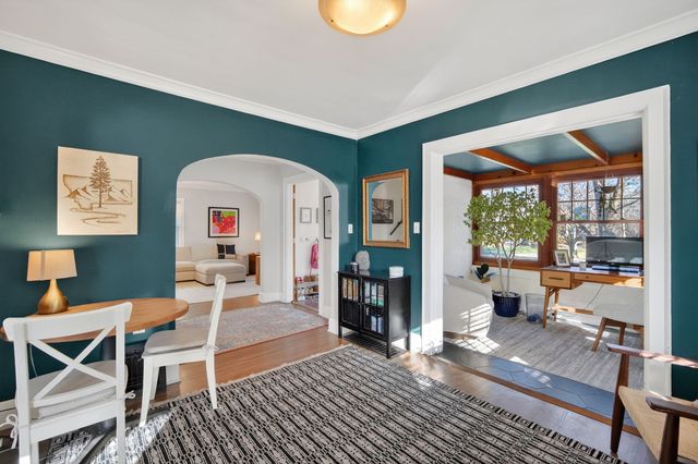 6012 N Waterbury Road, Des Moines, IA 50312