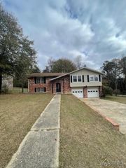 14 Azaleawood Drive, Wetumpka, AL 36093