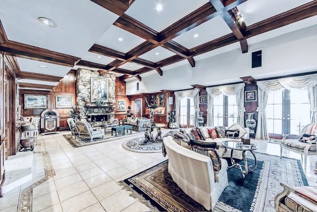 444 Oak Alley Dr, Houma, LA 70360