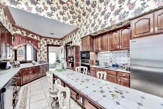 444 Oak Alley Dr, Houma, LA 70360