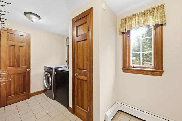14 Nottingham Cir, Holden, MA 01520