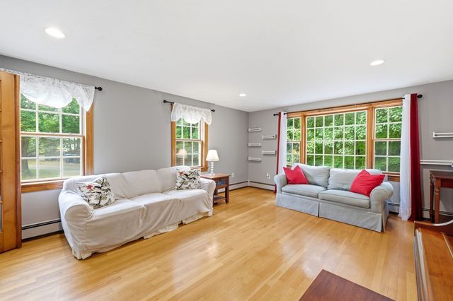 14 Nottingham Cir, Holden, MA 01520