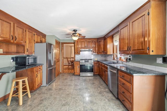 14 Nottingham Cir, Holden, MA 01520